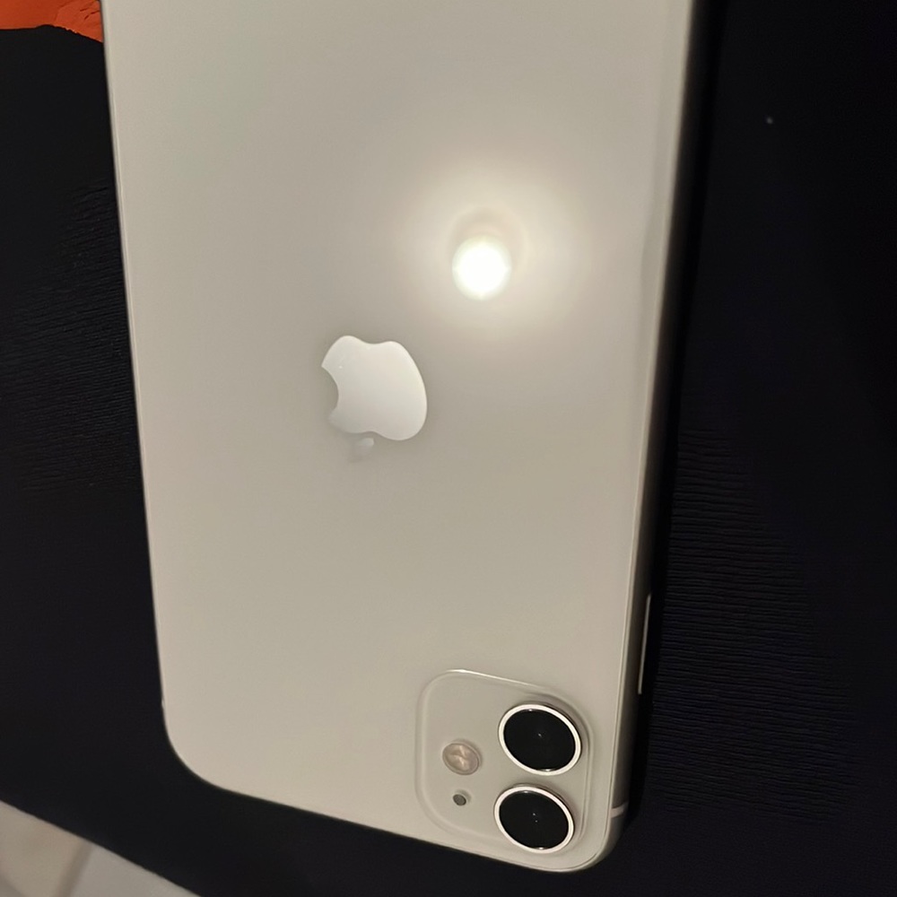 I phone 11 no scratches works perfect